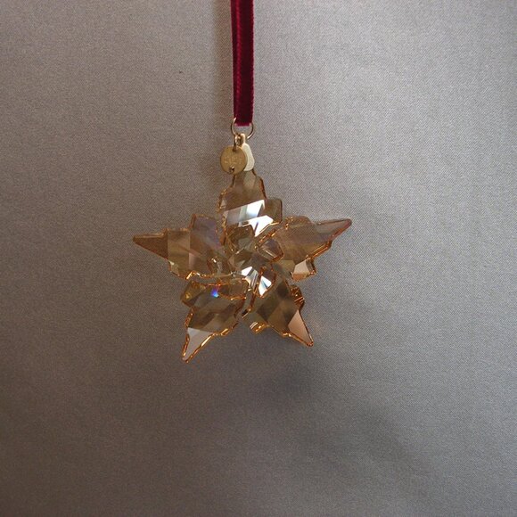 Swarovski Crystal 2021 Annual Festive Golden Star / Snowflake Christmas Ornament - Picture 2 of 2